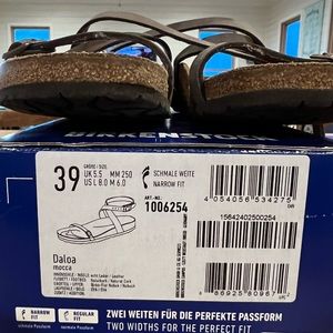 Gently used Birkenstock Daloa sandal